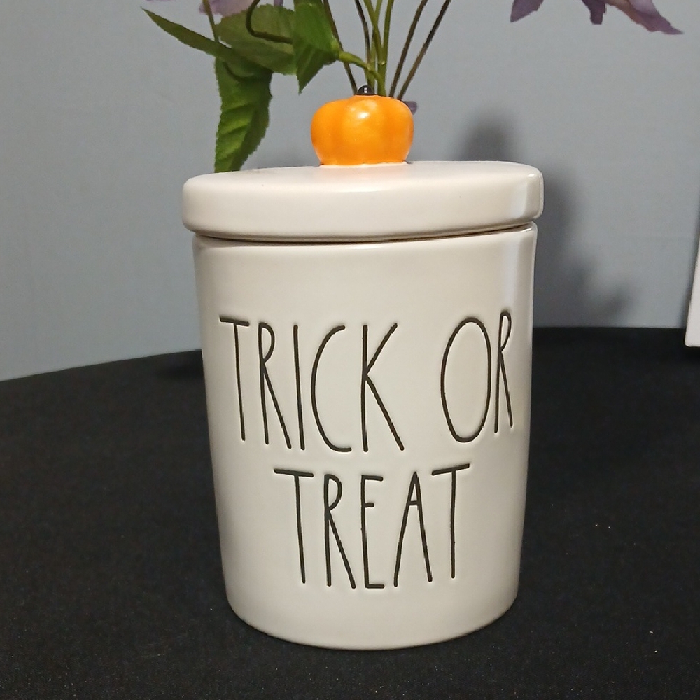 Rae Dunn Cream TRICK OR TREAT Ceramic Canister